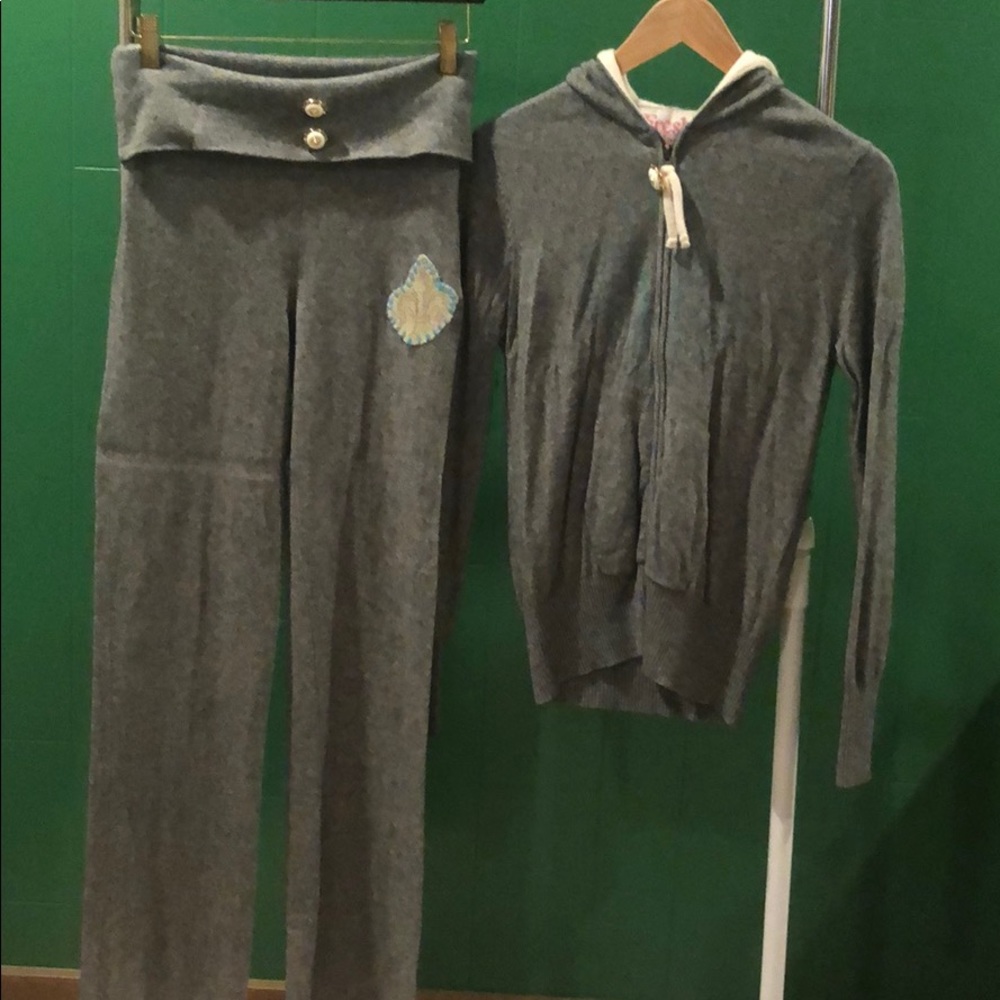 Cashmere sweatsuit